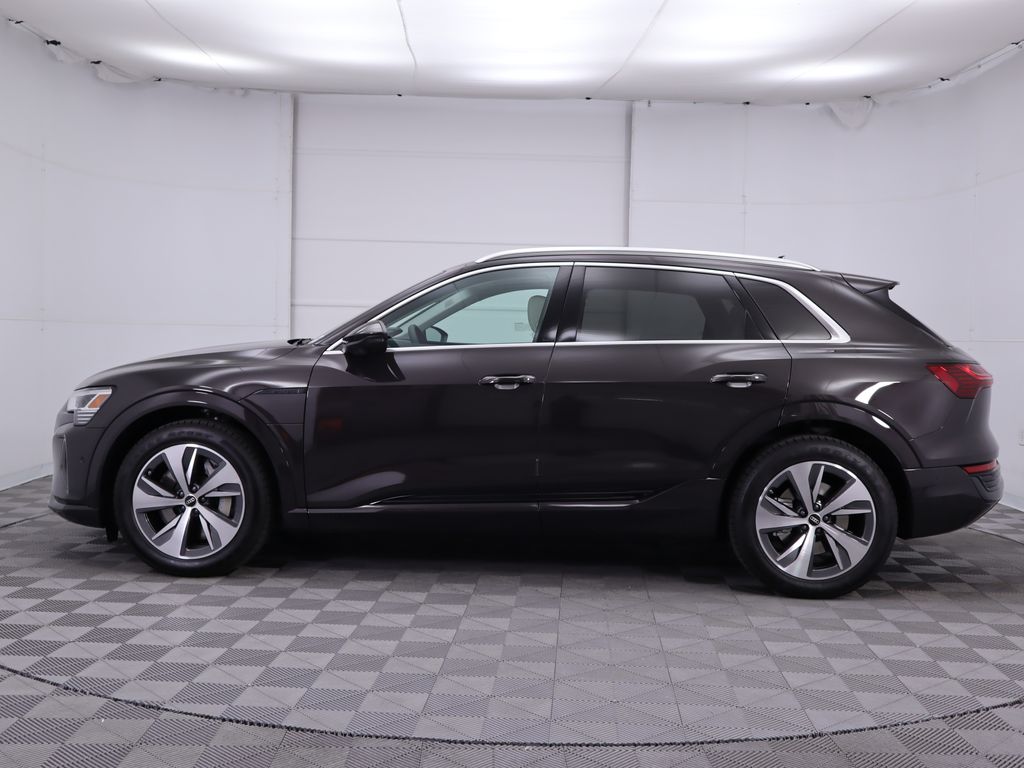 2024 Audi Q8 e-tron Premium Plus 9