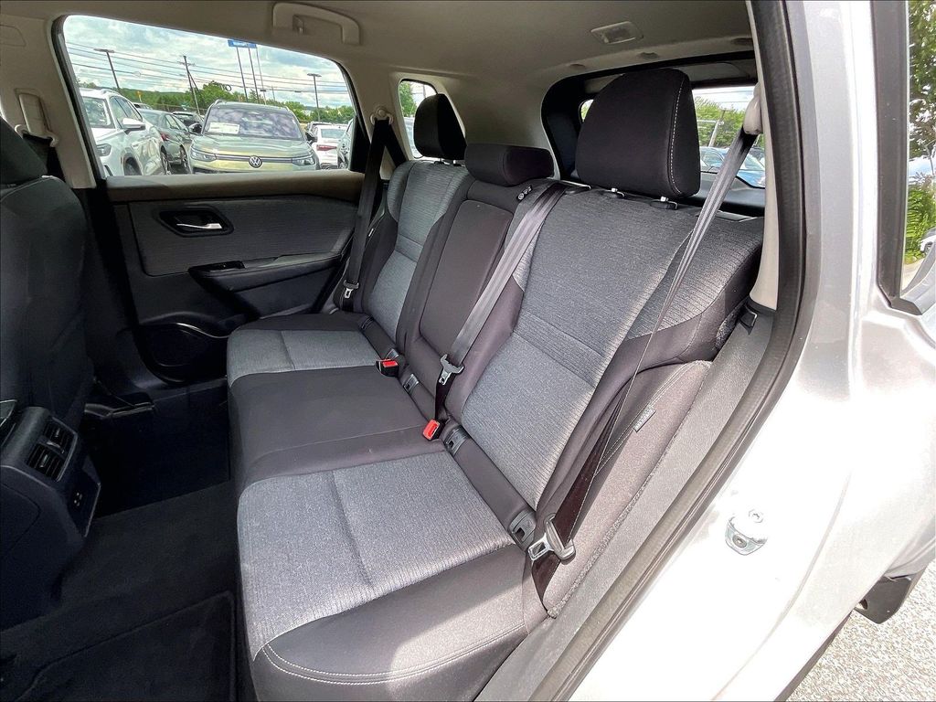 2023 Nissan Rogue — photo 14