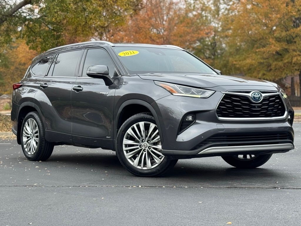 2021 Toyota Highlander Hybrid Platinum photo 2