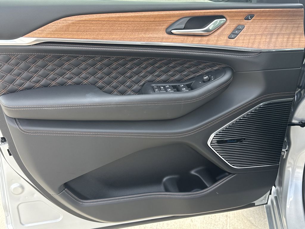 2026 Jeep Grand Cherokee L Summit - 9
