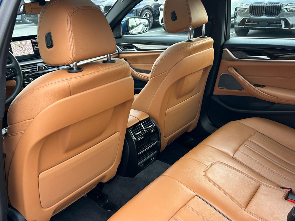 Thumbnail: 2022 BMW 5 Series - 30