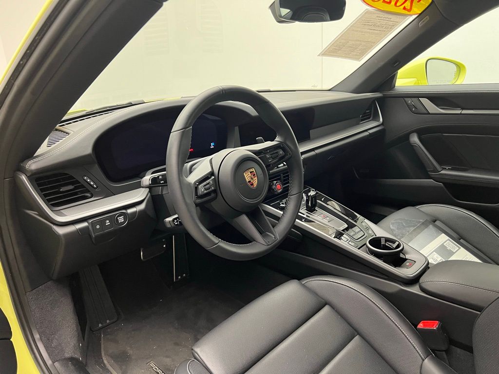 Thumbnail: 2025 Porsche 911 - 4