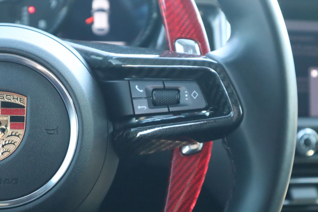 Thumbnail: 2024 Porsche Macan - 11