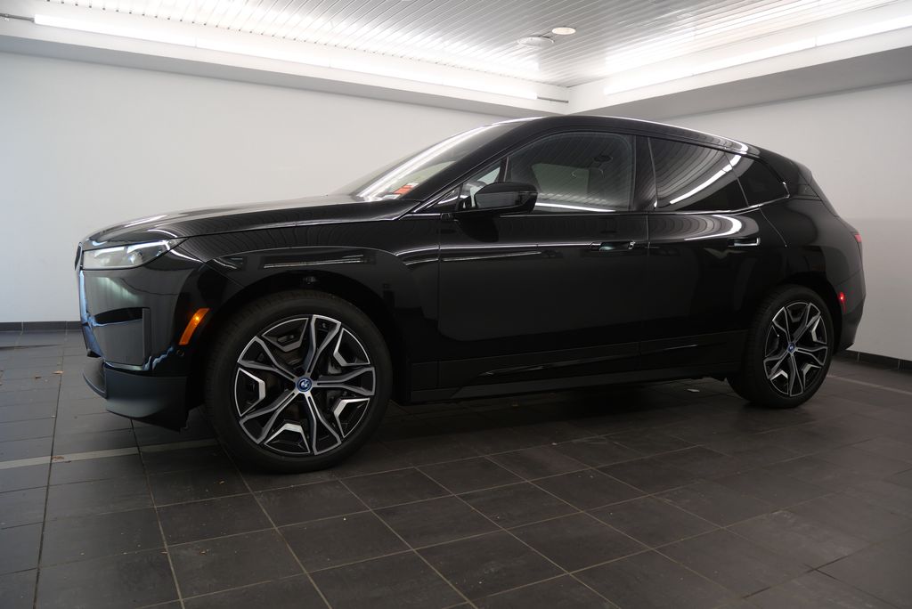 2025 BMW iX xDrive50 2
