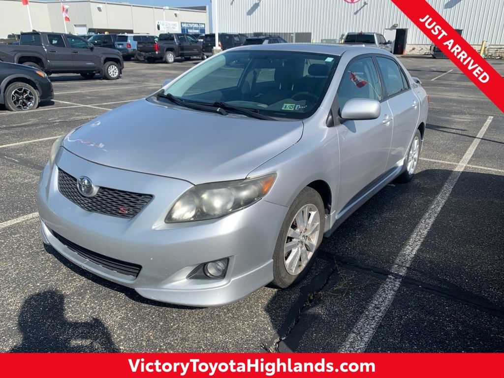 Classic Silver Metallic 2009 Toyota Corolla Sedan Front-Wheel Drive 4-Speed Automatic