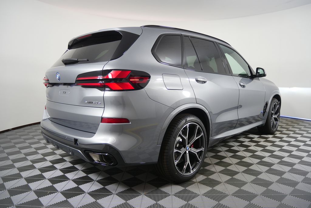 Thumbnail: 2026 BMW X5 - 3