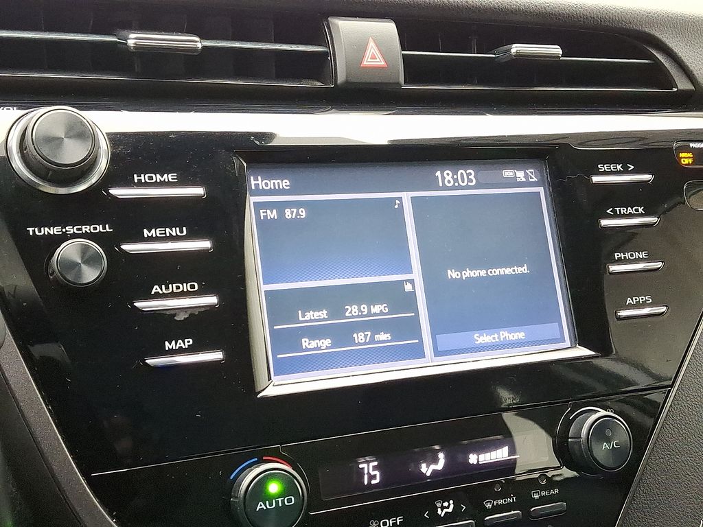 Thumbnail: 2019 Toyota Camry - 17