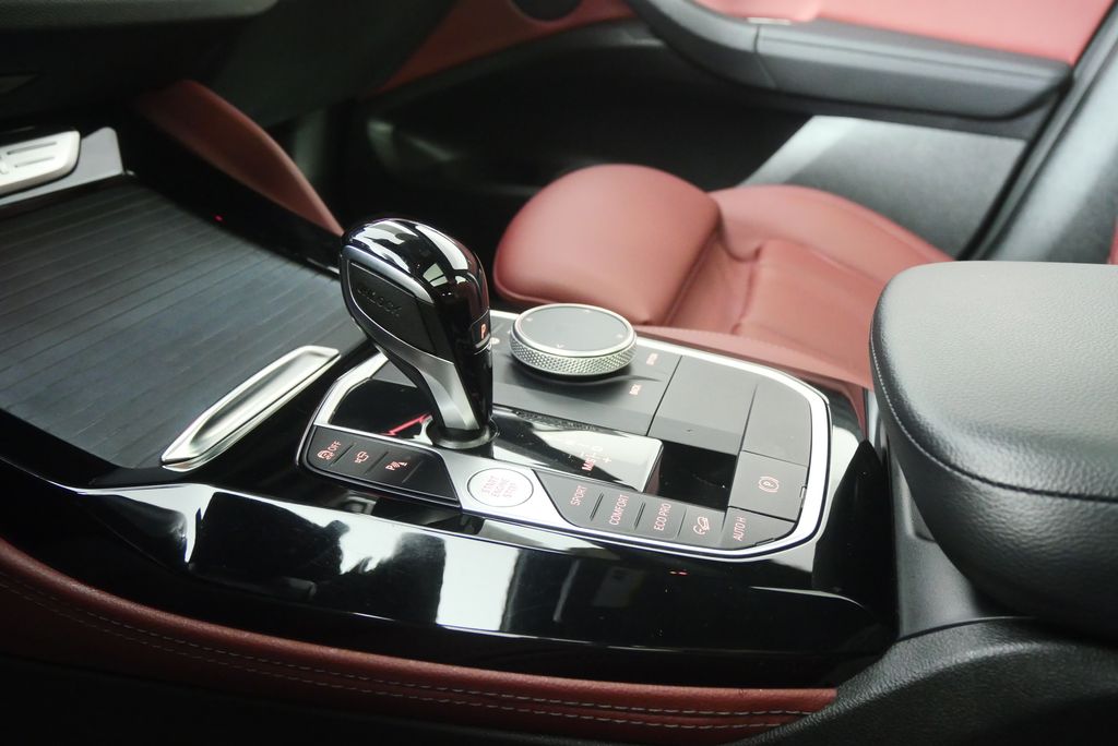 Thumbnail: 2023 BMW X4 - 28