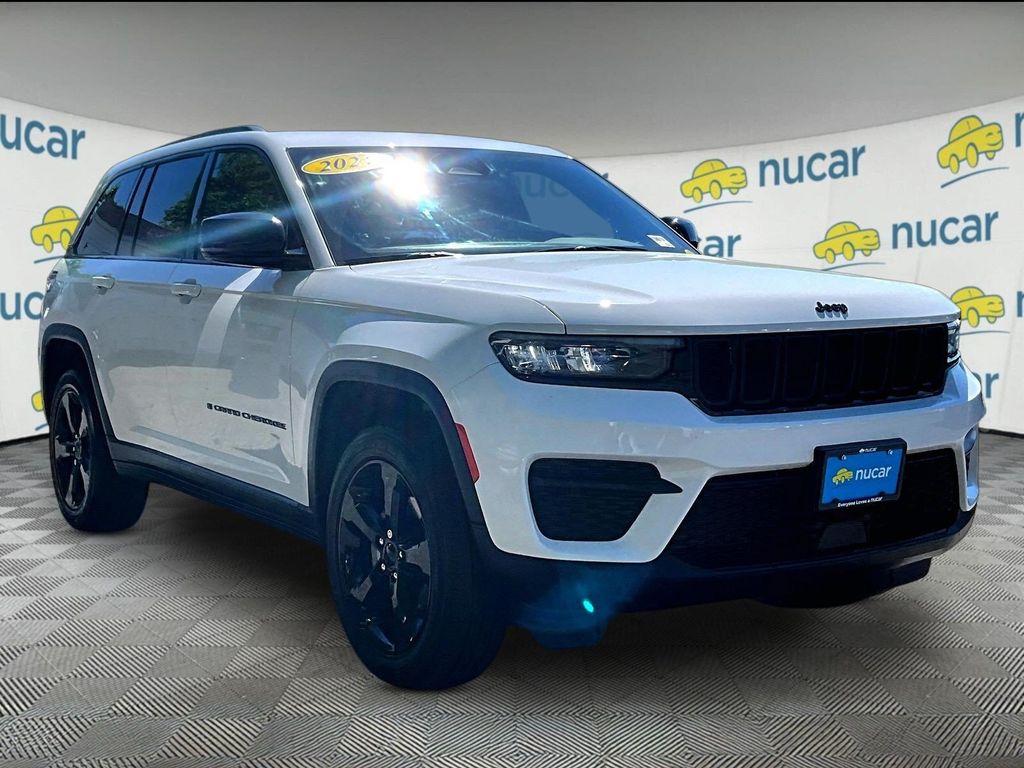 Bright White Clearcoat 2023 Jeep Grand Cherokee SUV / Crossover Four-Wheel Drive 8-Speed Automatic