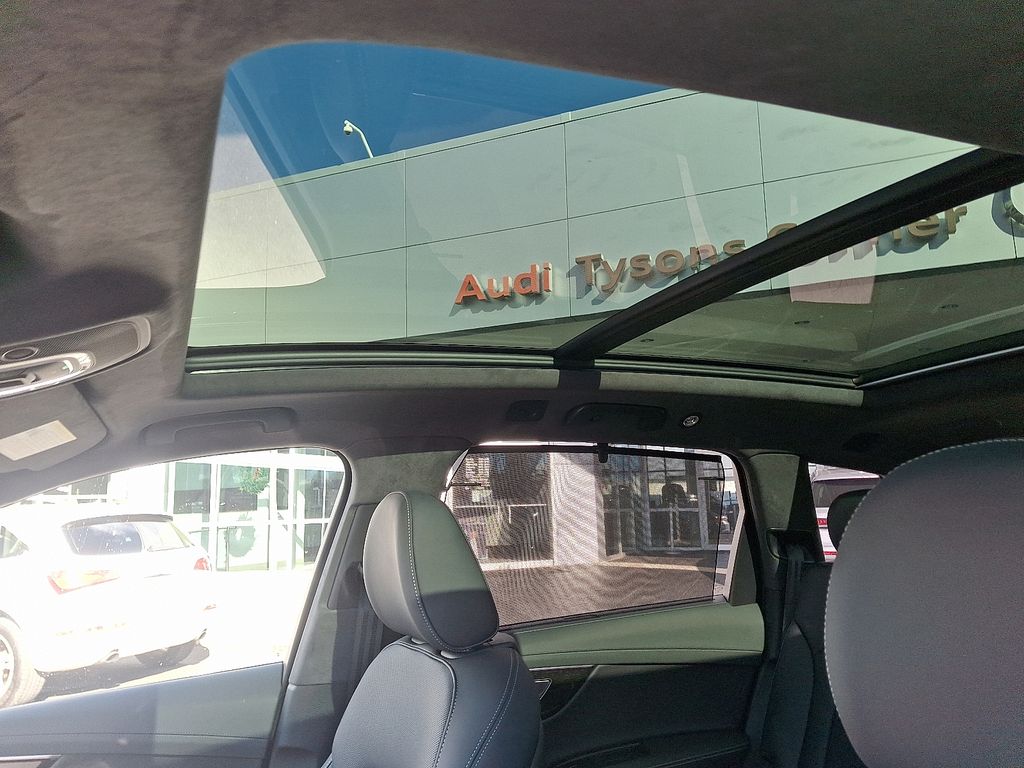 Thumbnail: 2026 Audi Q7 - 11