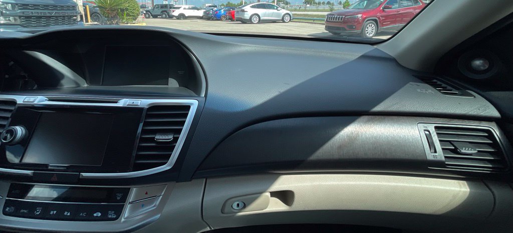 2013 Honda Accord EX-L White at Emmons Autoplex
