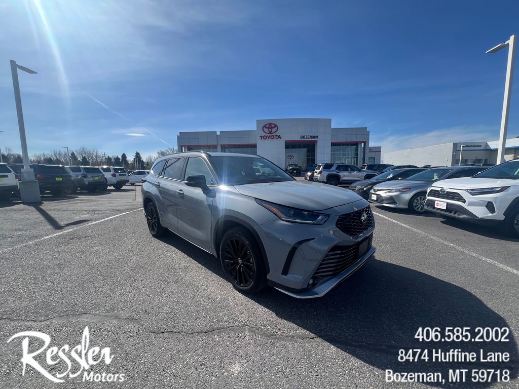 Cement 2025 Toyota Highlander SUV / Crossover 8-Speed Automatic