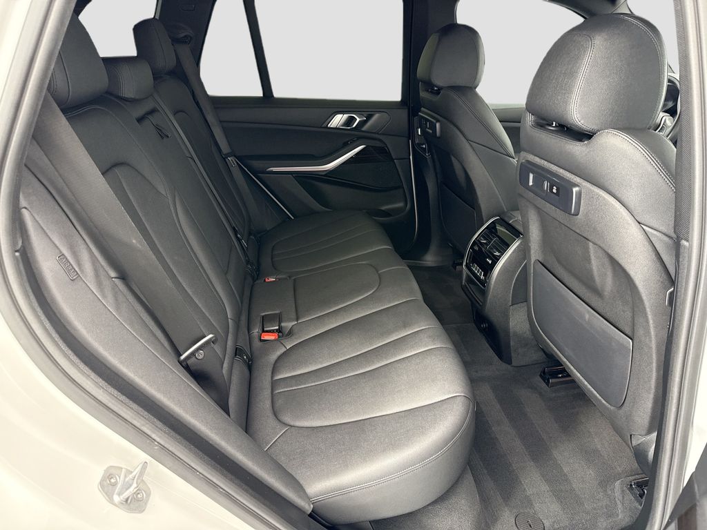 Thumbnail: 2020 BMW X5 - 21