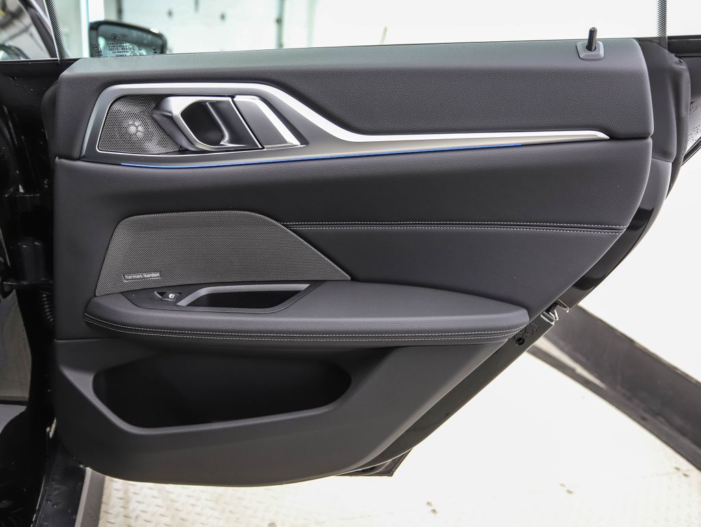 Thumbnail: 2026 BMW i4 - 25