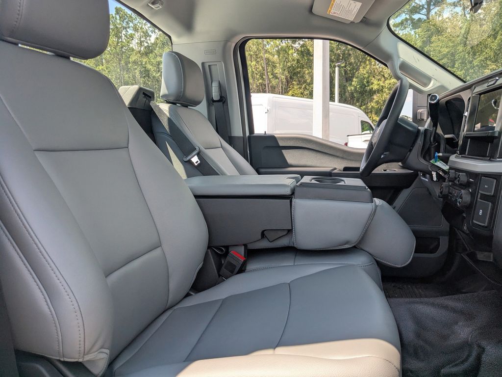2025 Ford F-250 Super Duty XL