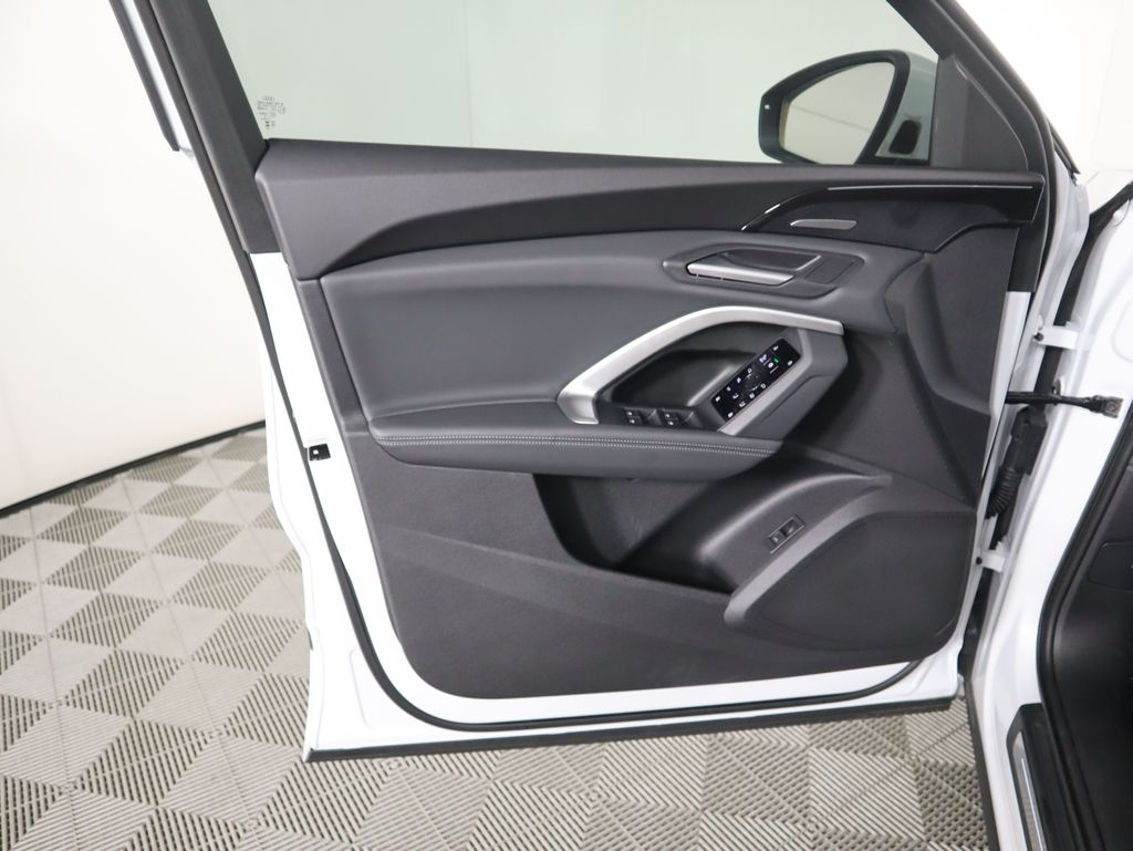 Thumbnail: 2025 Audi Q5 - 26