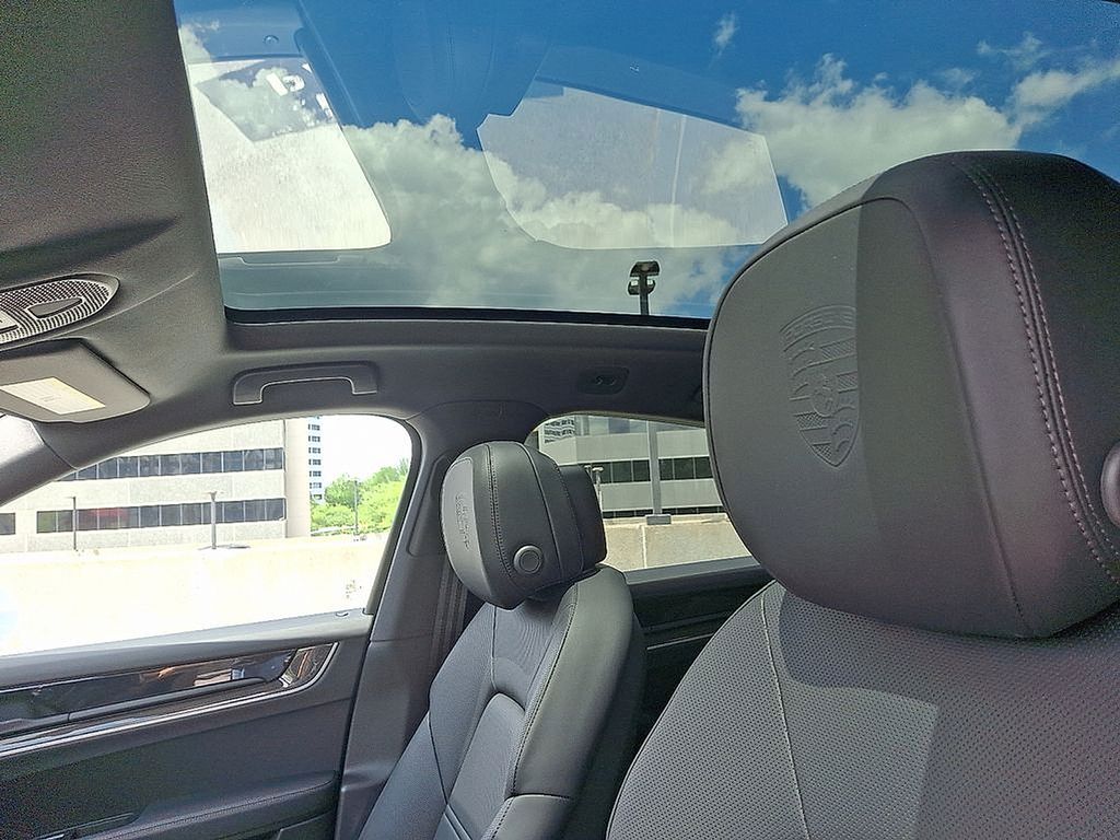 Thumbnail: 2025 Porsche  - 18