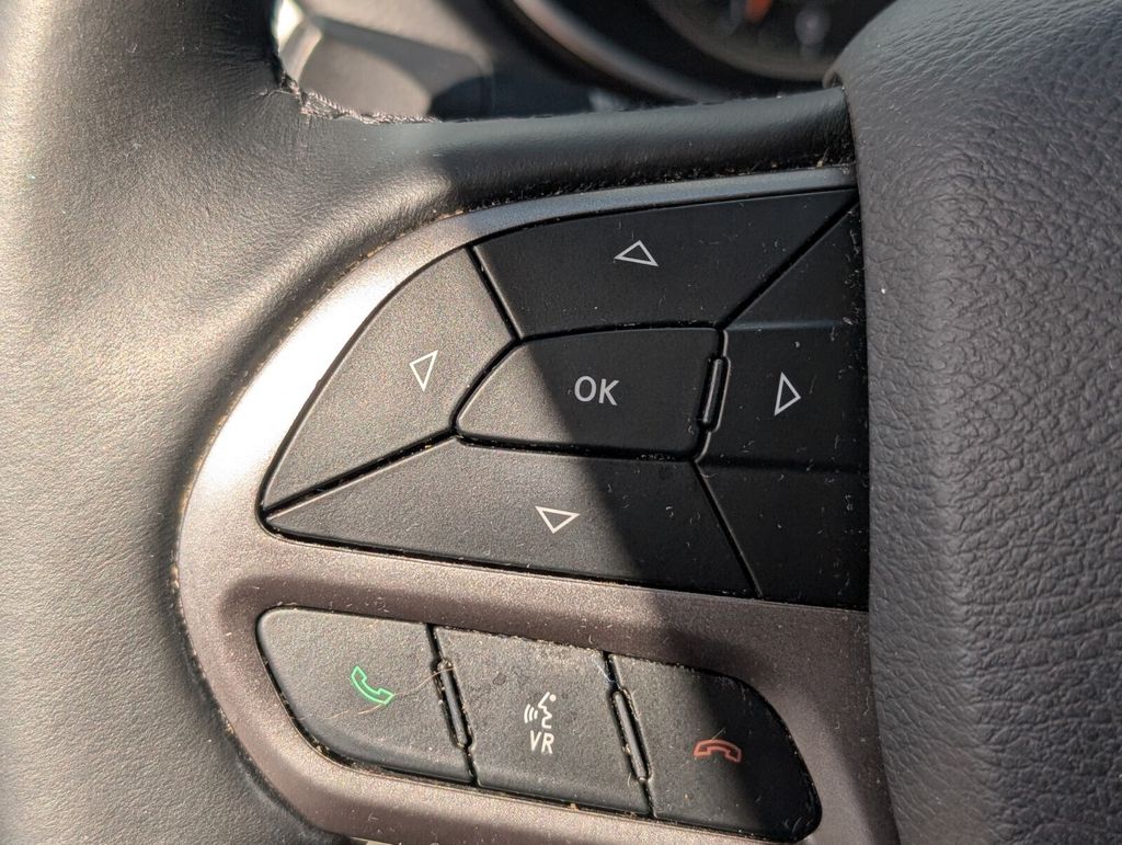 used 2019 Jeep Cherokee car, priced at $15,998