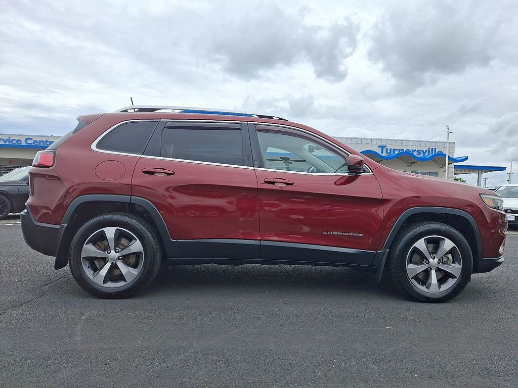Thumbnail: 2021 Jeep Cherokee - 7