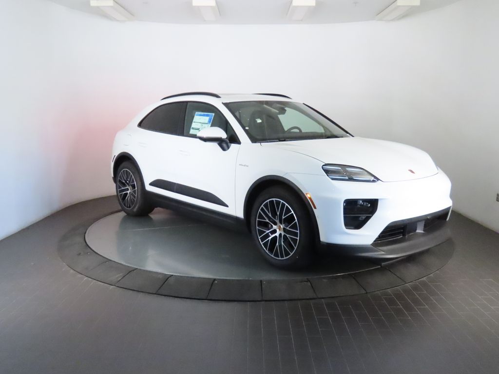 Thumbnail: 2026 Porsche Macan - 9