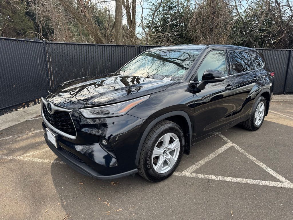 2022 Toyota Highlander LE -
                West Long Branch, NJ