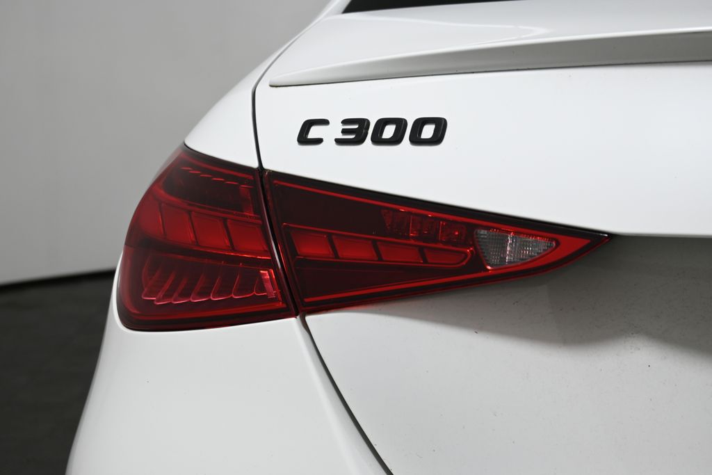 Thumbnail: 2022 Mercedes-Benz C-Class - 12