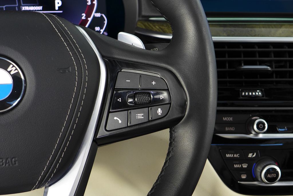 Thumbnail: 2021 BMW 5 Series - 29