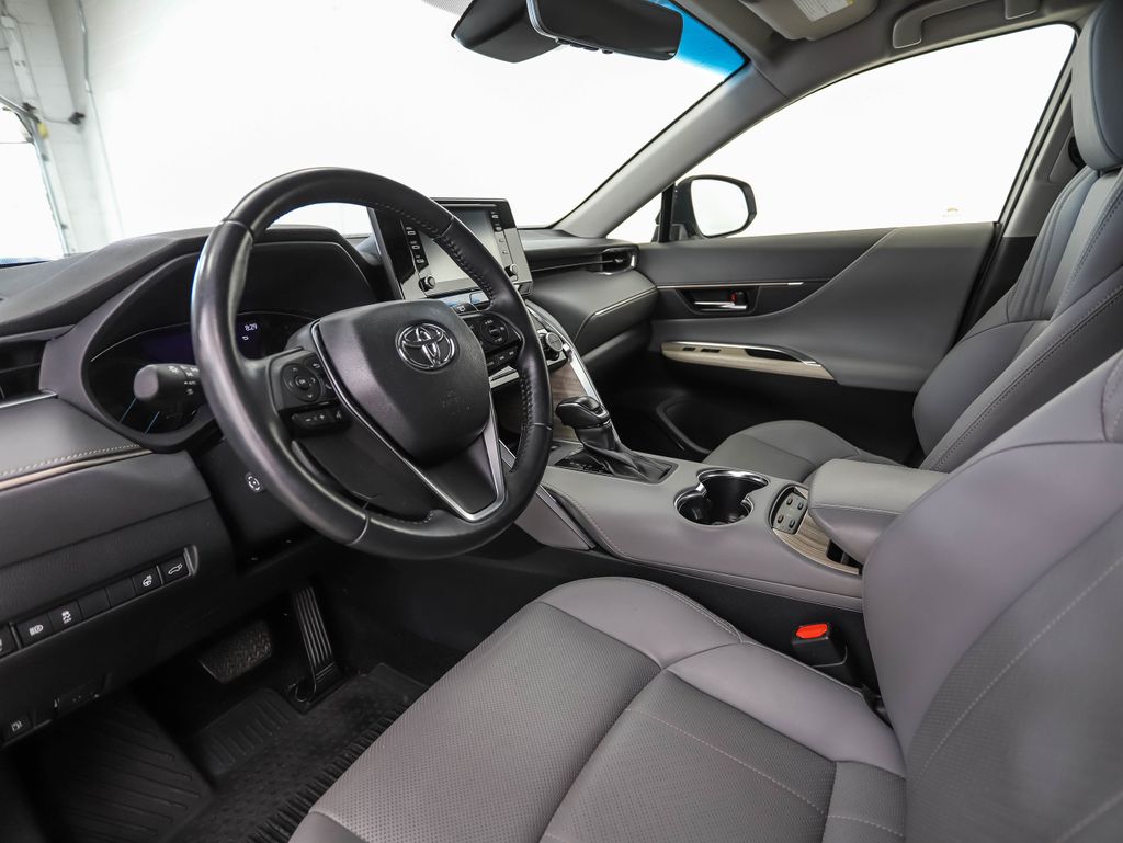 Thumbnail: 2021 Toyota Venza - 10