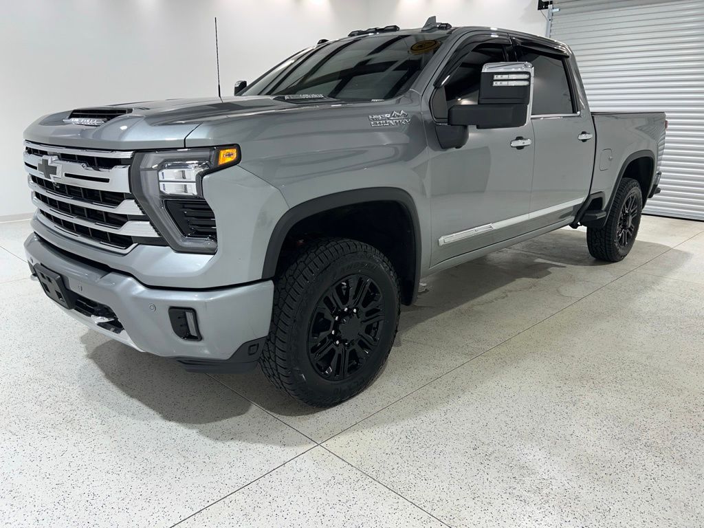2024 Chevrolet Silverado 2500HD Gris (Sterling Gray Metallic) Camioneta Todo terreno Automática