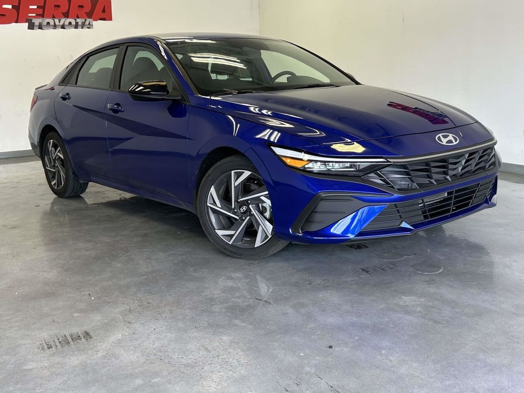 Intense Blue 2025 Hyundai Elantra SEL Sport FWD Sedan Front-Wheel Drive Continuously Variable Transmission