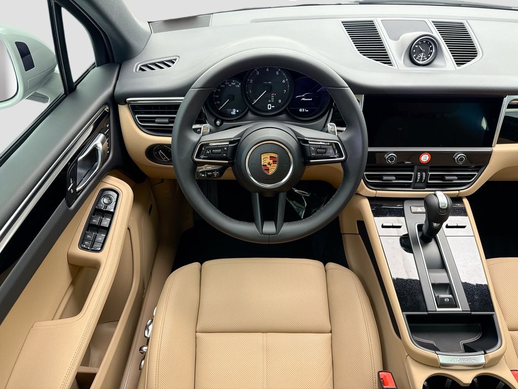 Thumbnail: 2026 Porsche Macan - 12