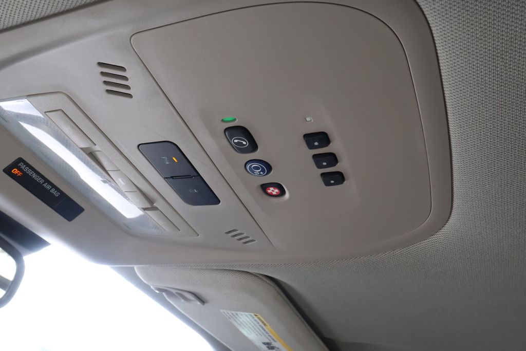 Thumbnail: 2012 Chevrolet Volt - 24