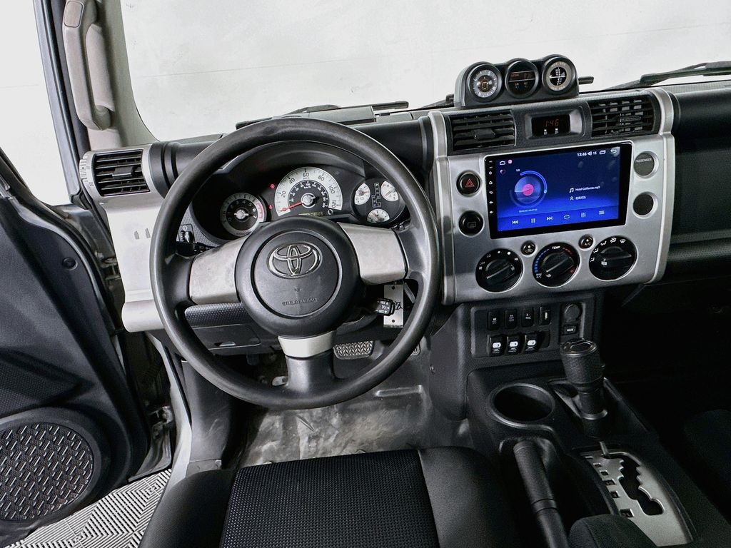 Thumbnail: 2010 Toyota FJ Cruiser - 21