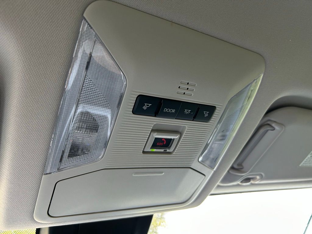 2024 Toyota RAV4 XLE 29