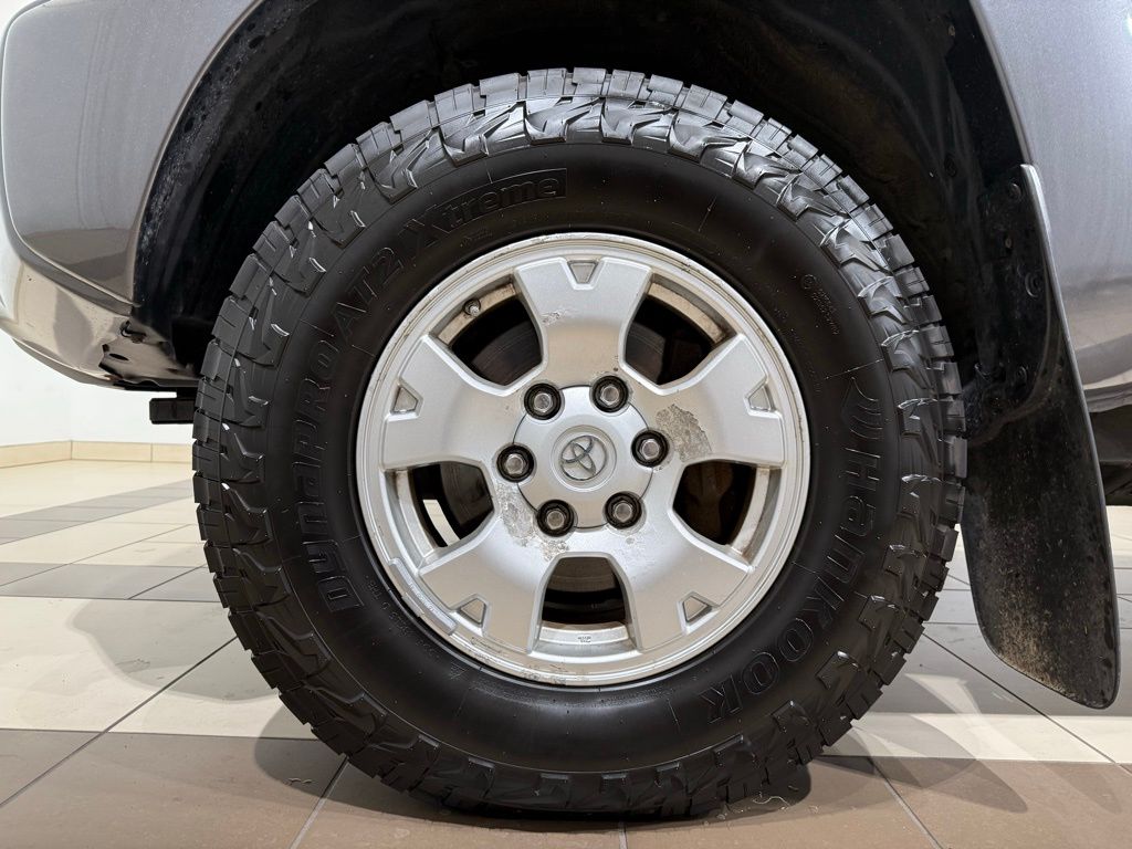 Thumbnail: 2015 Toyota Tacoma - 10