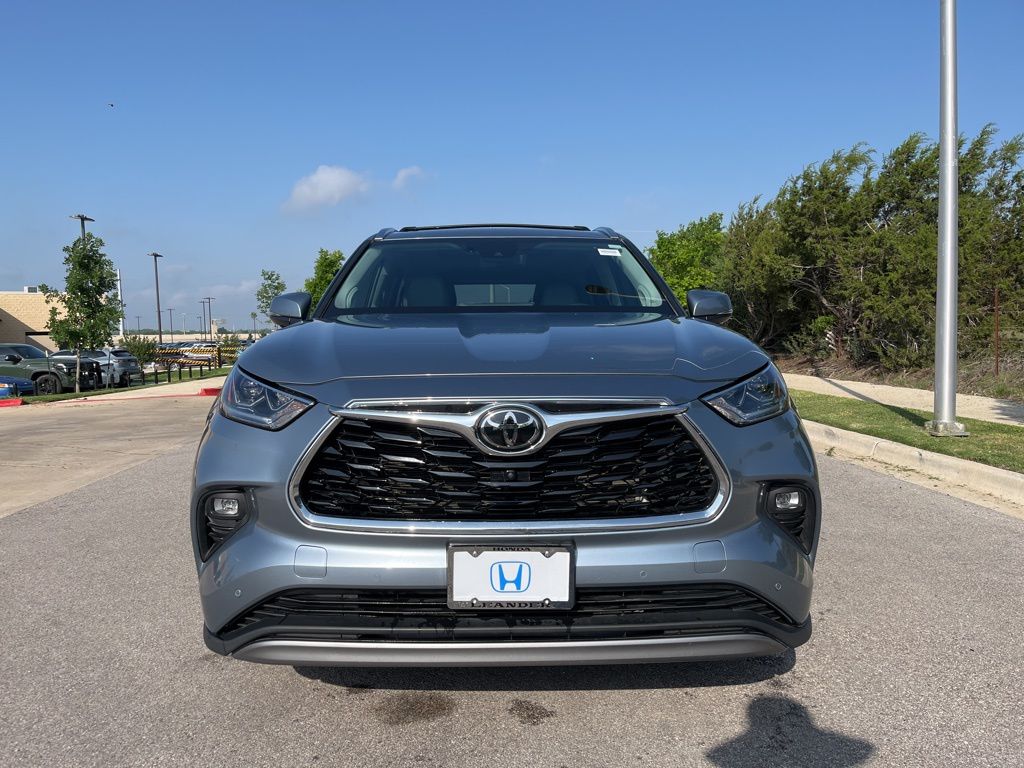 2023 Toyota Highlander Platinum 2