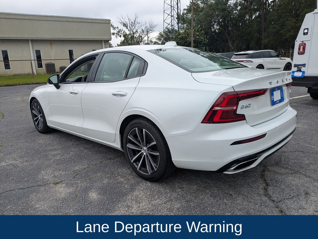 2021 Volvo S60 T5 Momentum