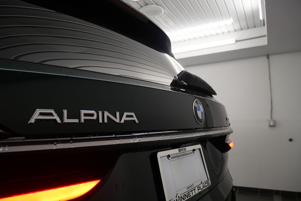 2025 BMW X7 Alpina XB7 6