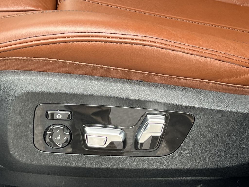 Thumbnail: 2024 BMW X5 - 12