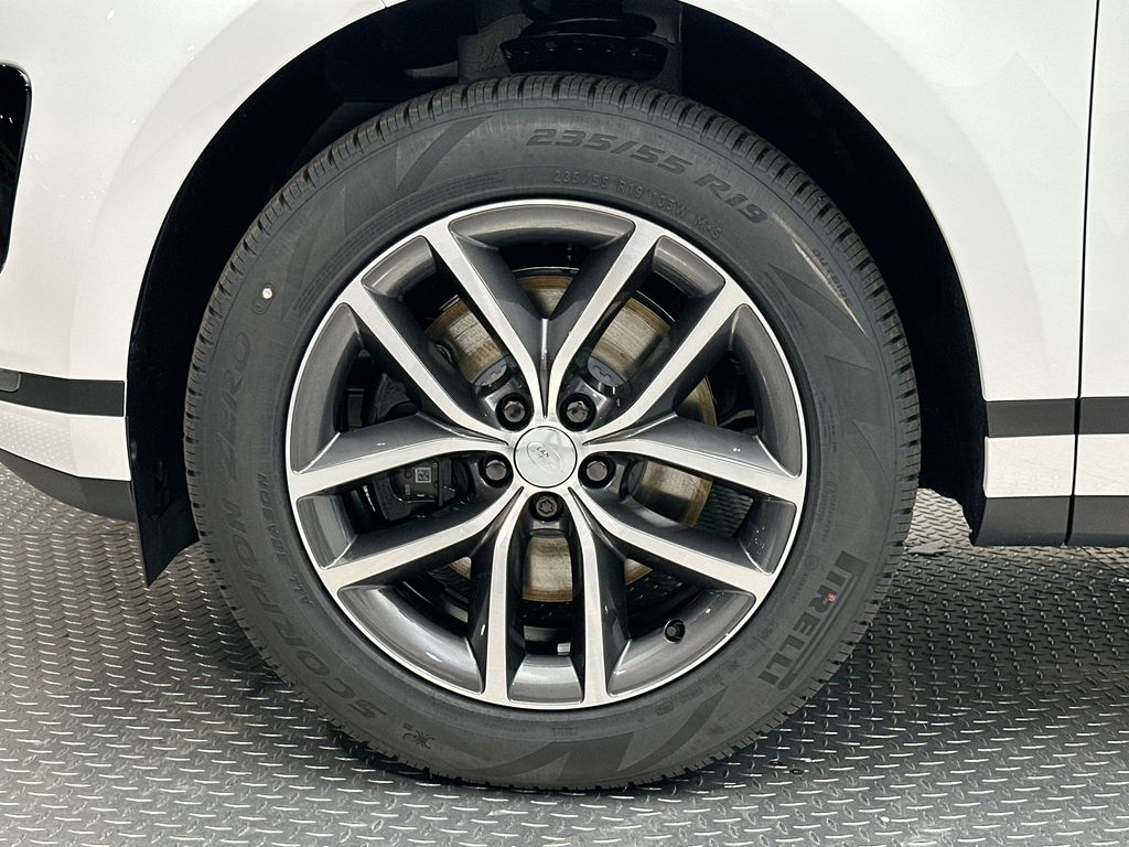 Thumbnail: 2026 Land Rover Range Rover Evoque - 5