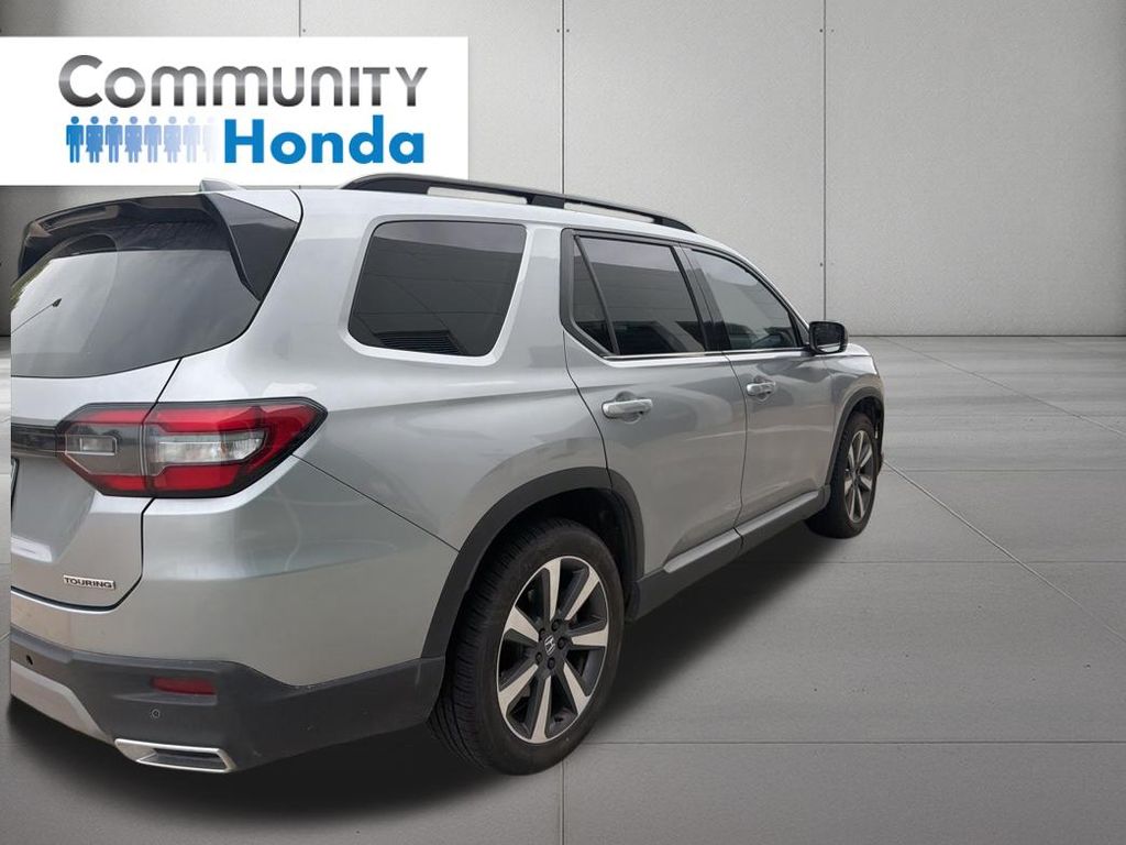 2024 Honda Pilot Touring  at Community Honda