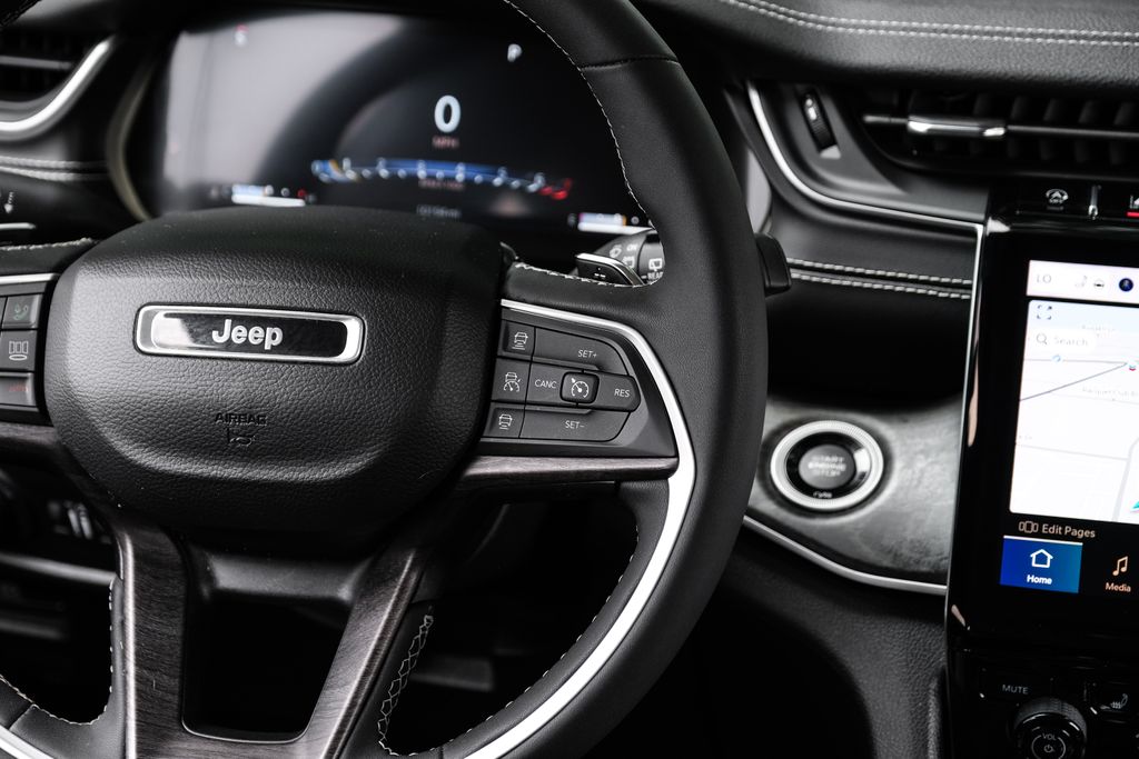 used 2023 Jeep Grand Cherokee car, priced at $34,153