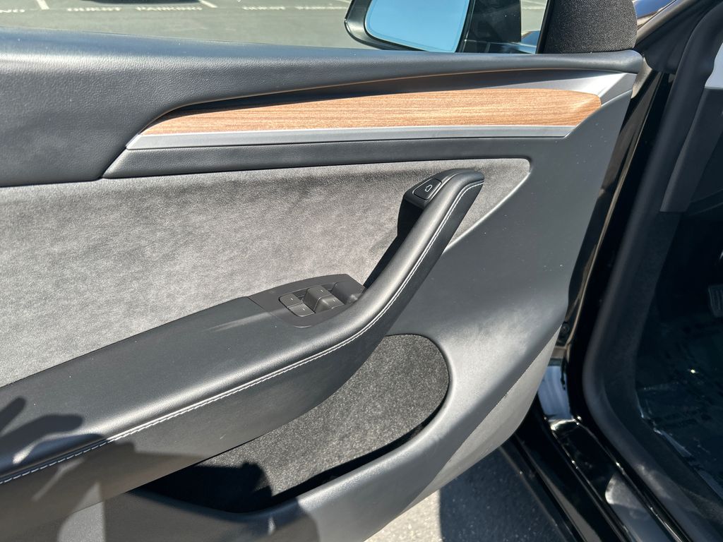2023 Tesla Model Y Long Range 11