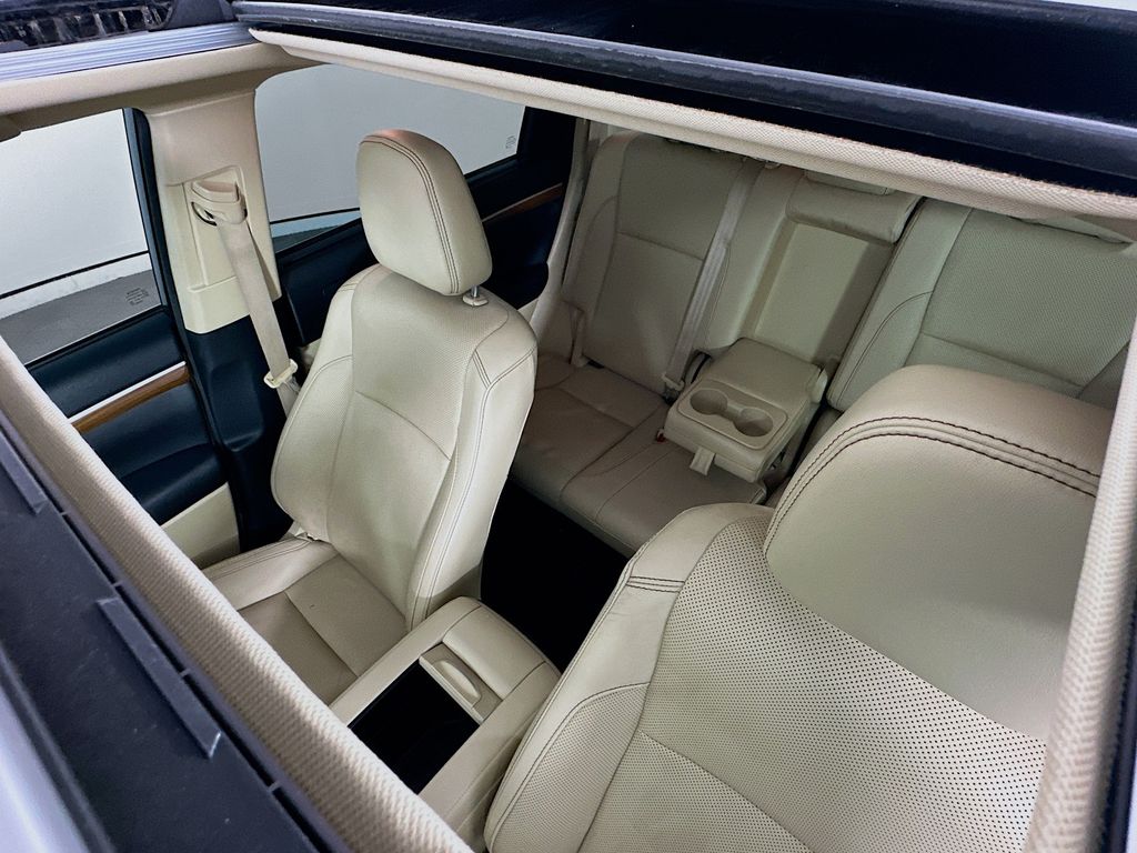 Thumbnail: 2017 Toyota Highlander - 22