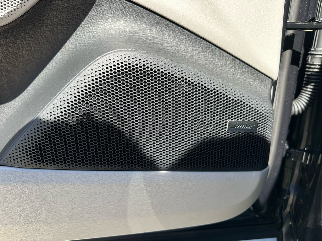 Thumbnail: 2026 Porsche Macan - 22