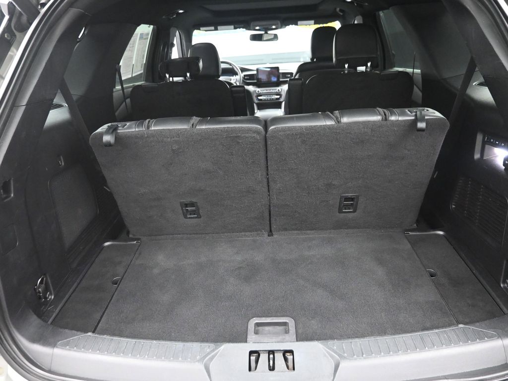 Certified Used 2020  Ford Limited image 9