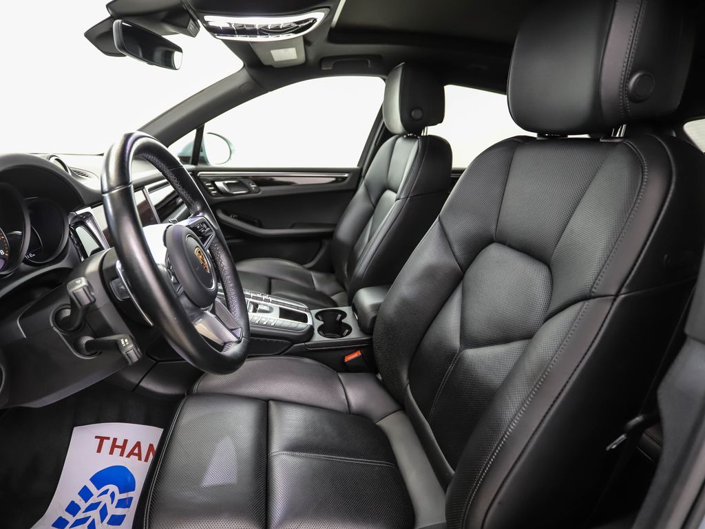 Thumbnail: 2020 Porsche Macan - 11