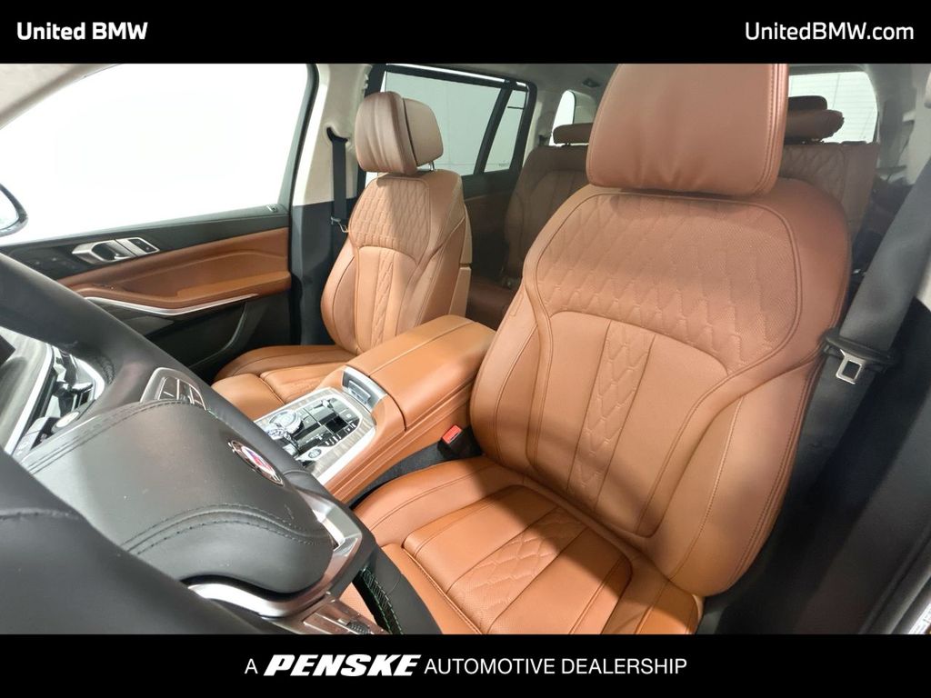 Thumbnail: 2026 BMW X7 - 13