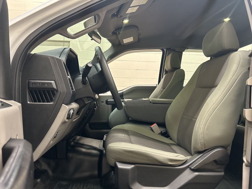 View vehicle photo 7