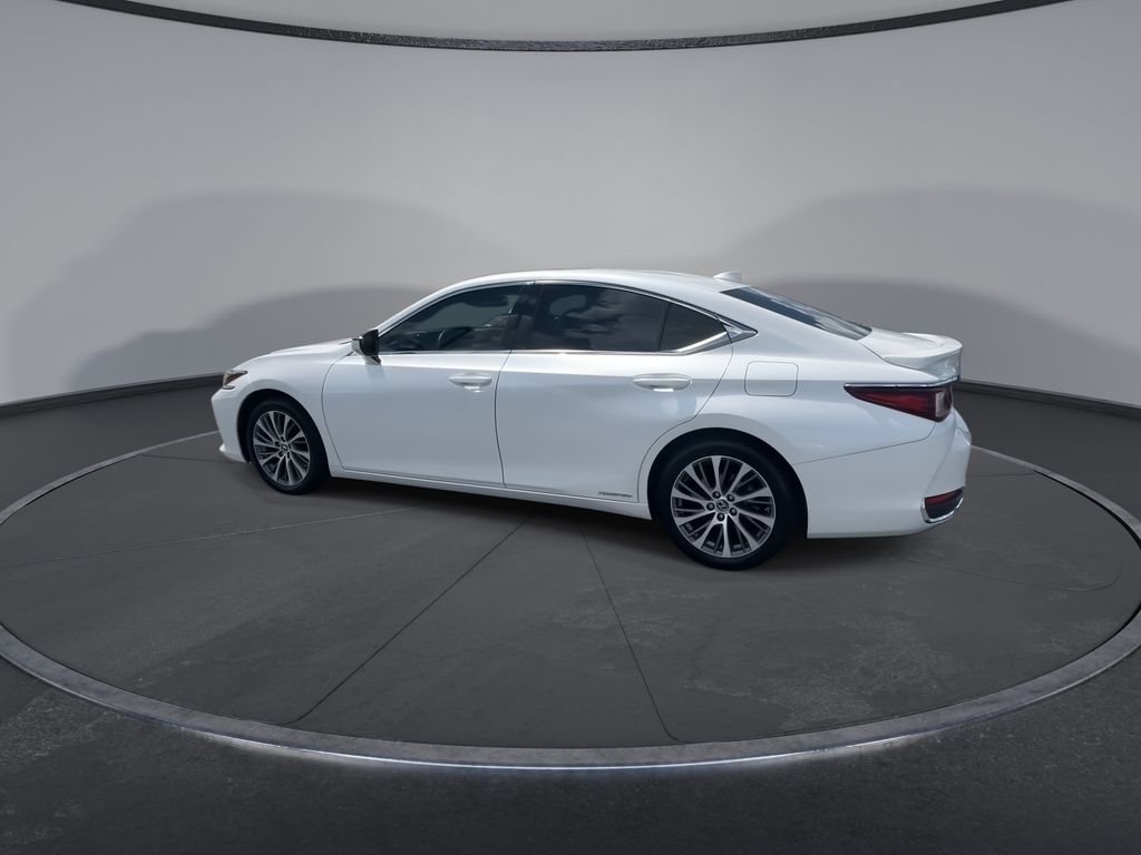 Thumbnail: 2021 Lexus ES - 6